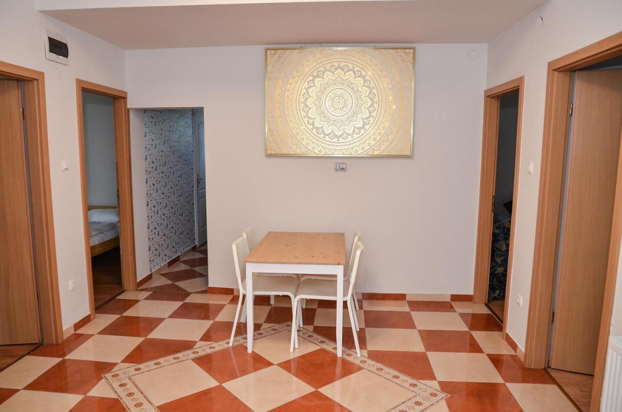 Gabor Aron Apartman Aparthotel Hajdúszoboszló Екстериор снимка