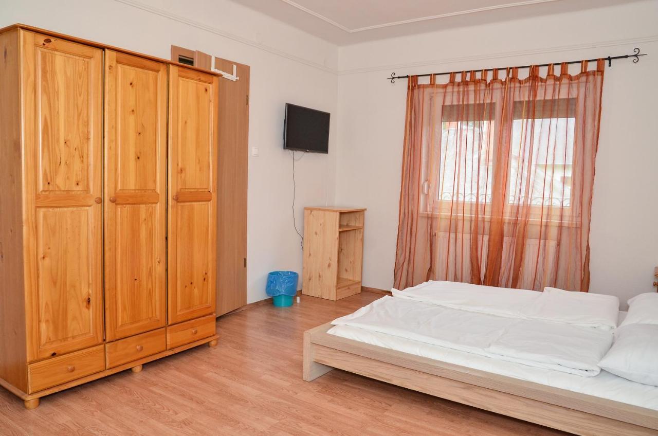 Gabor Aron Apartman Aparthotel Hajdúszoboszló Екстериор снимка