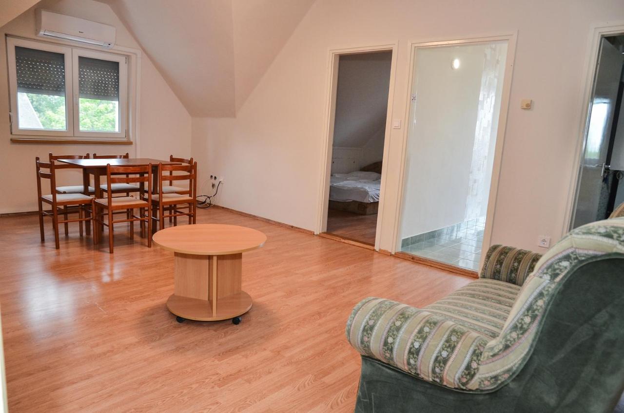 Gabor Aron Apartman Aparthotel Hajdúszoboszló Екстериор снимка