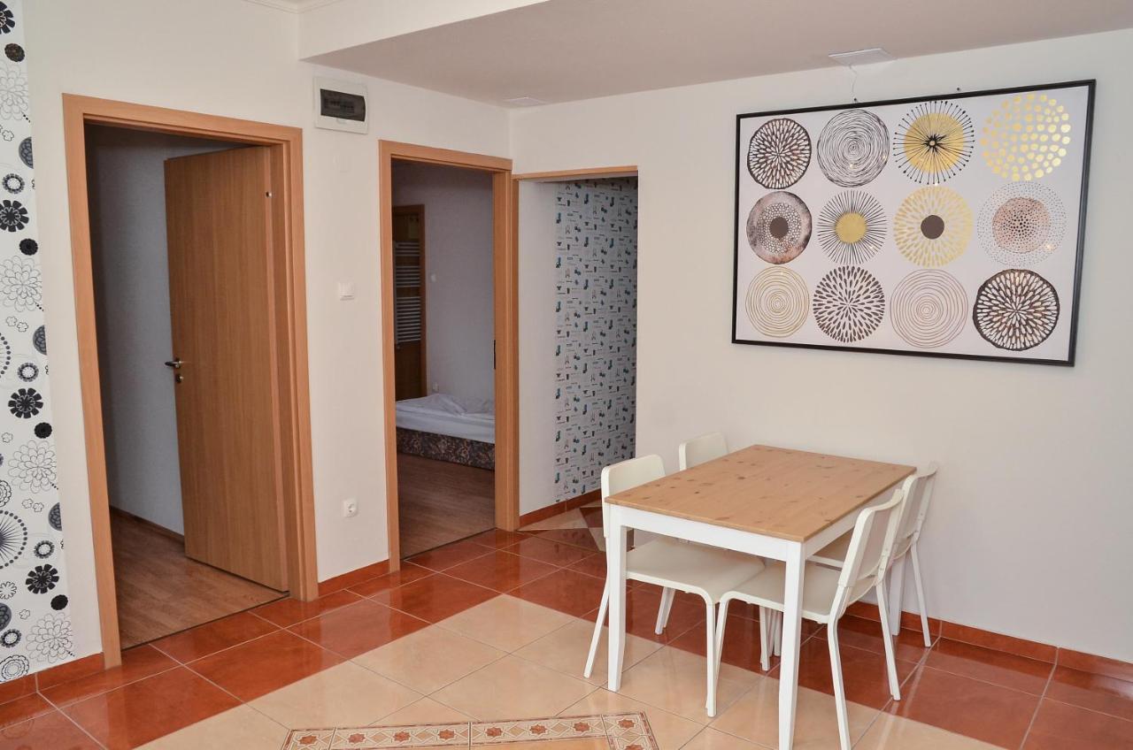 Gabor Aron Apartman Aparthotel Hajdúszoboszló Екстериор снимка